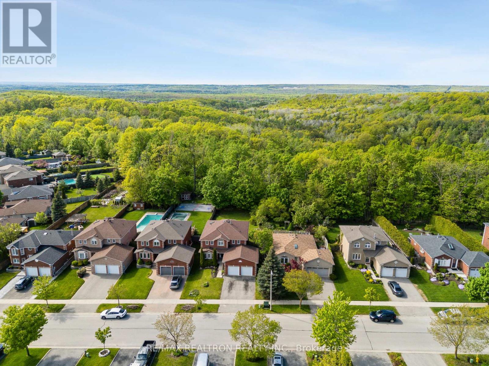 50 Holly Meadow Road, Barrie, Ontario  L4N 0E3 - Photo 3 - S13053966