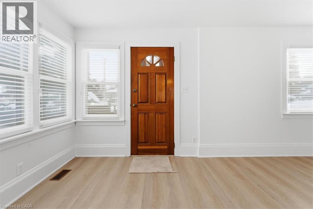 26 Chestnut Street, Fonthill, Ontario  L3E 0K3 - Photo 10 - 40825028