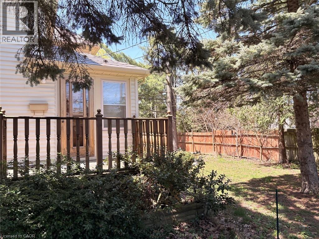 26 Chestnut Street, Fonthill, Ontario  L3E 0K3 - Photo 5 - 40825028