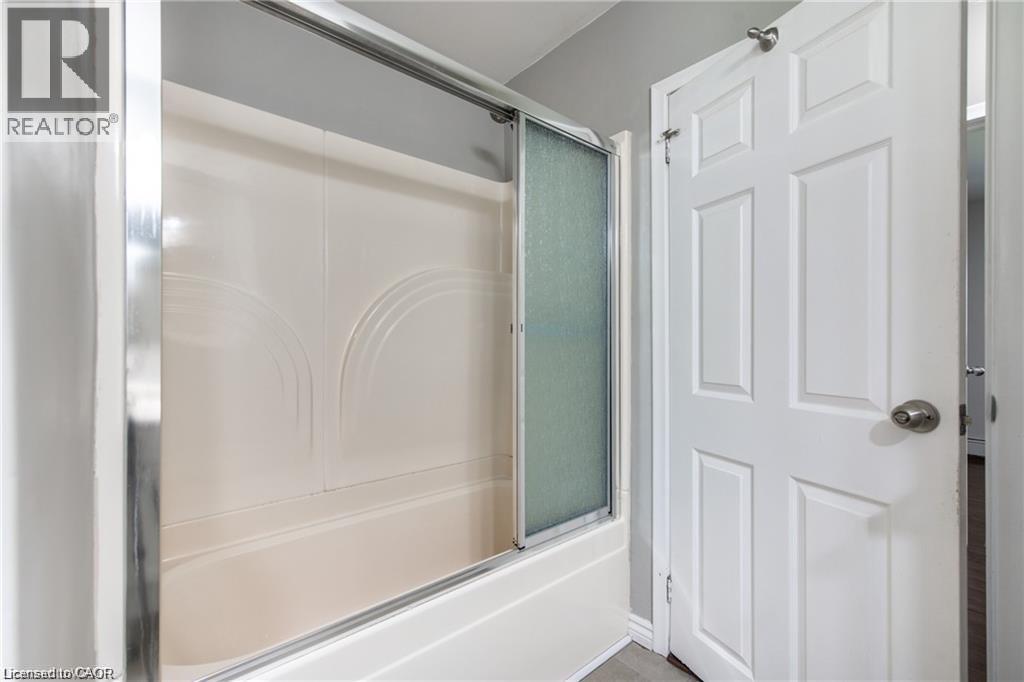 1398 Doon Village Road Unit# Upper, Kitchener, Ontario  N2P 1A5 - Photo 12 - 40824985