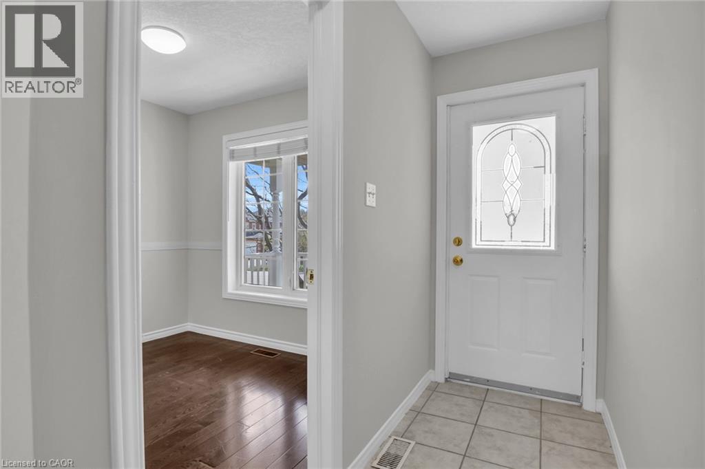 115 Daimler Drive, Kitchener, Ontario  N2A 4C2 - Photo 4 - 40824970