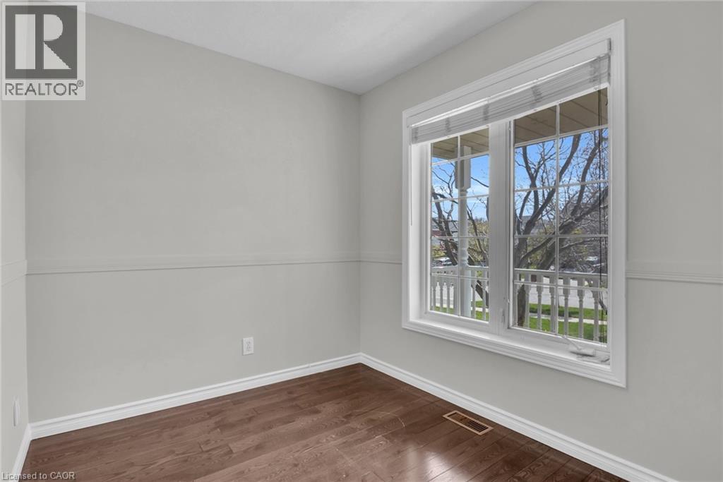 115 Daimler Drive, Kitchener, Ontario  N2A 4C2 - Photo 5 - 40824970