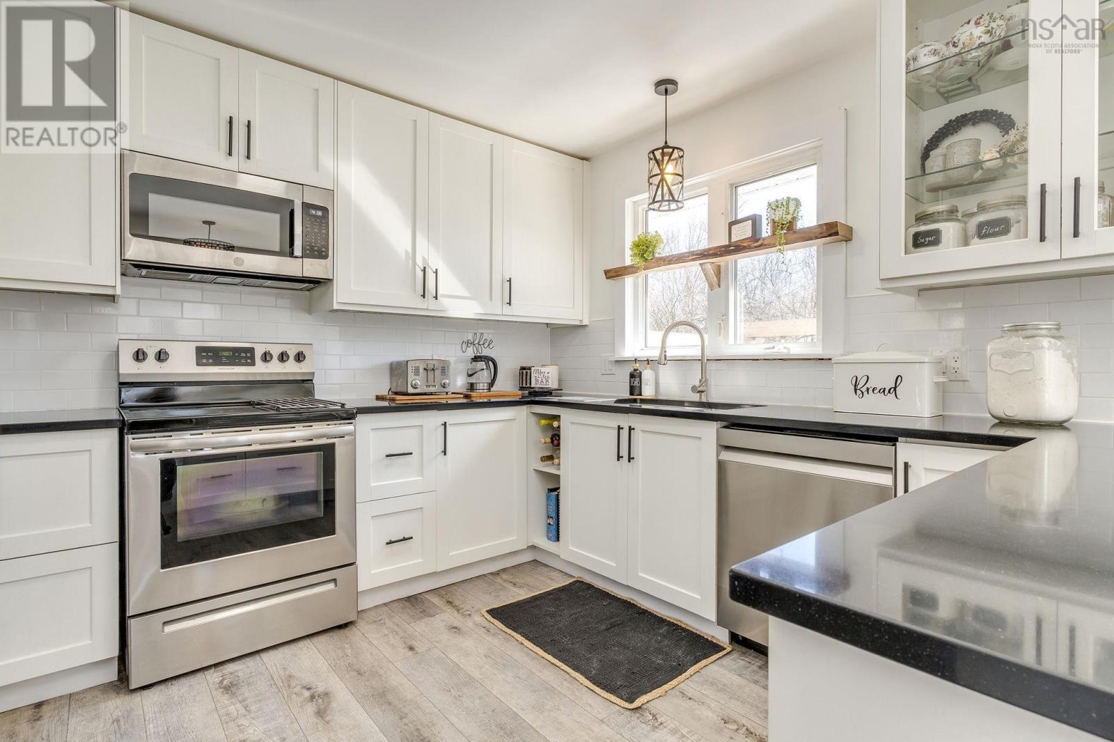 13 Logan Drive, Lantz, Nova Scotia  B2S 1N2 - Photo 13 - 202608847