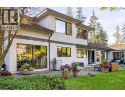 4198 SUNSET BOULEVARD, North Vancouver, British Columbia