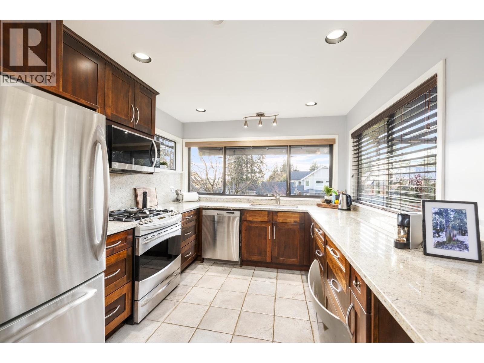 4198 Sunset Boulevard, North Vancouver, British Columbia  V7R 3Y9 - Photo 28 - R3108695