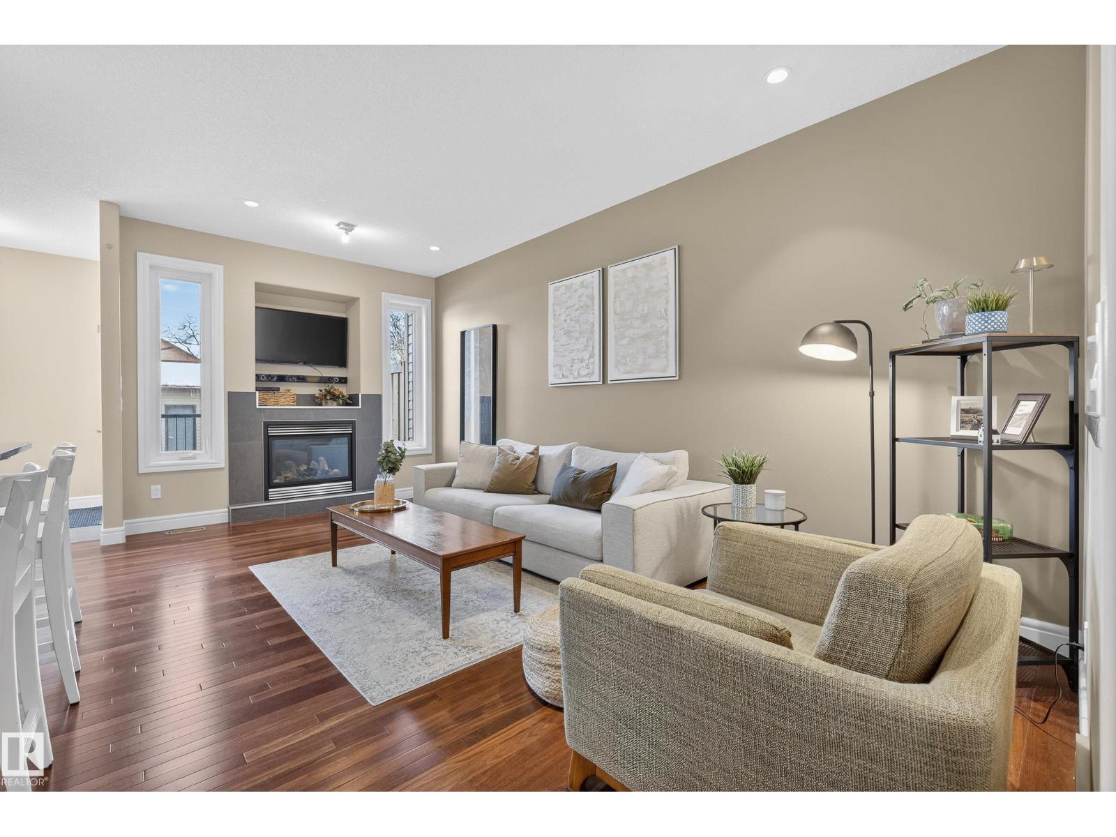 10209 90 St Nw, Edmonton, Alberta  T5H 1R9 - Photo 3 - E4484500