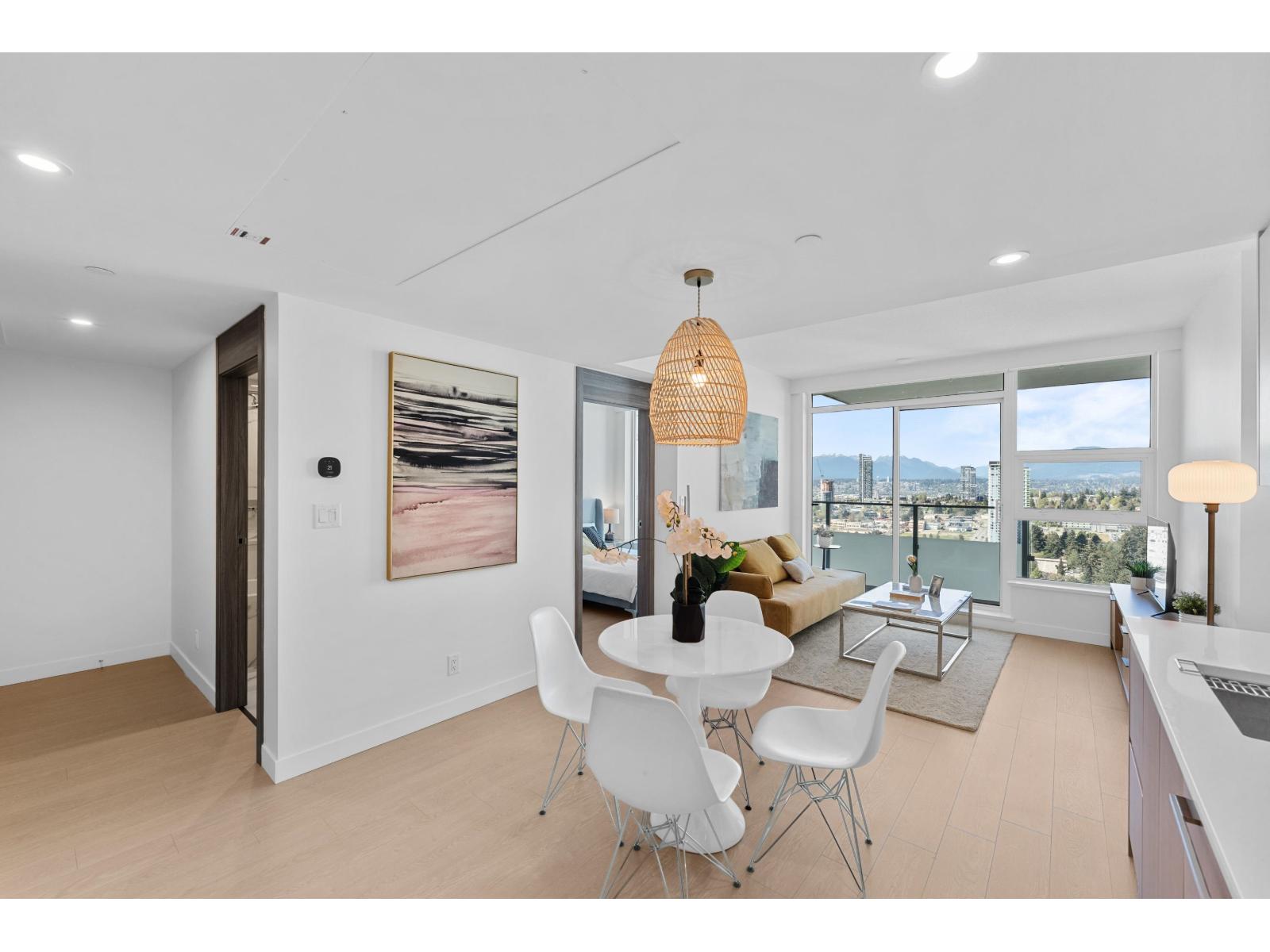 2910 13768 100 AVENUE, Surrey, British Columbia