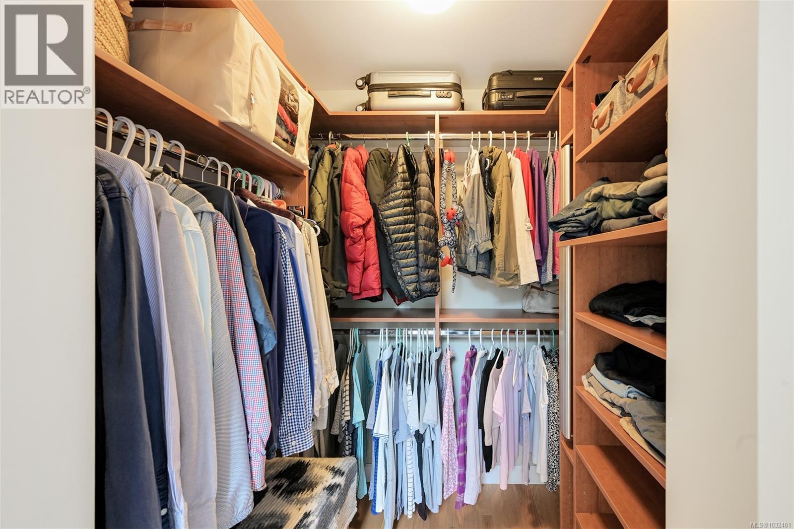 2770 Arbutus Rd, Saanich, British Columbia  V8N 5X4 - Photo 44 - 1032481