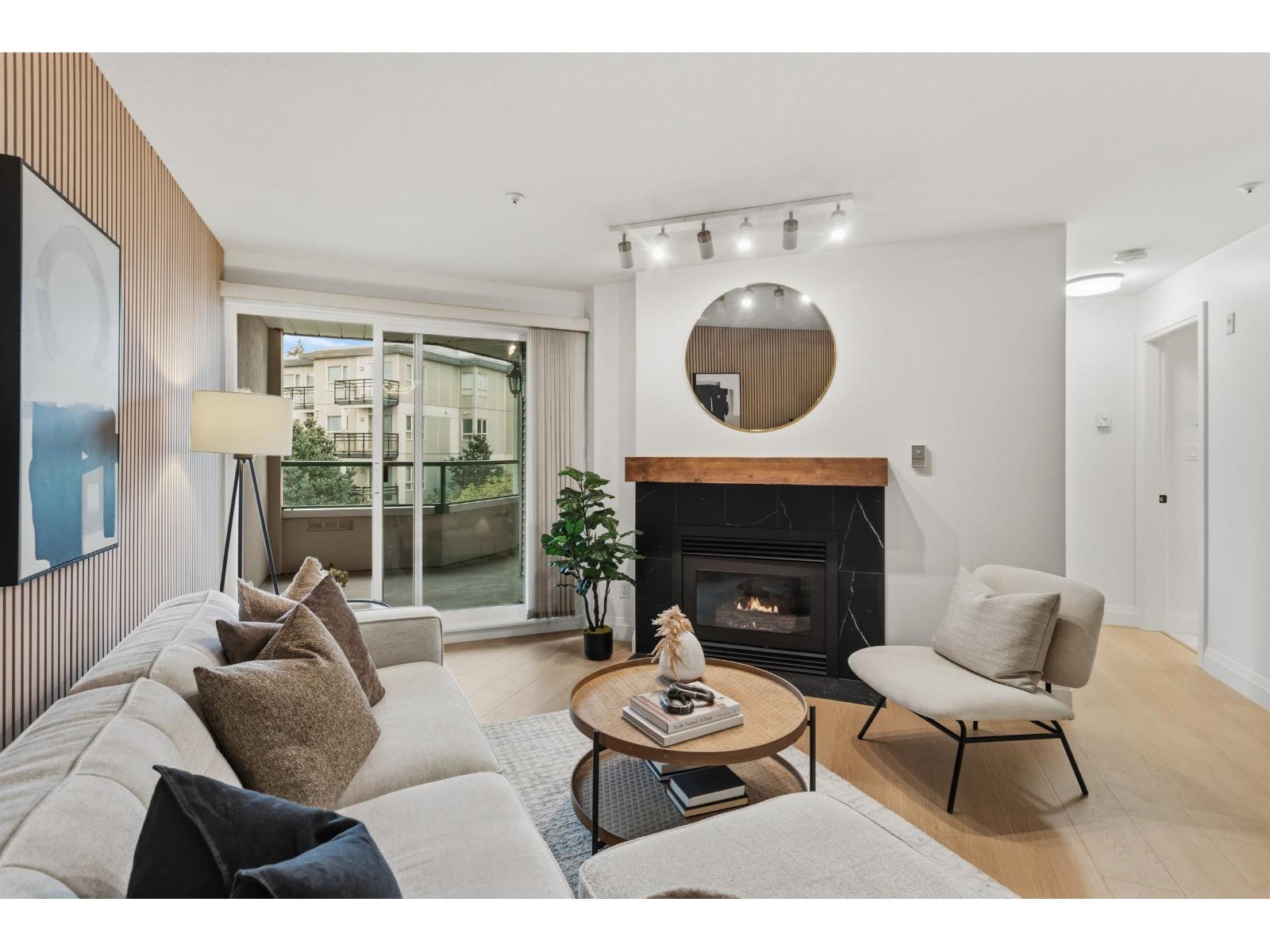 307 10128 132 Street, Surrey, British Columbia  V3T 3T5 - Photo 2 - R3114587