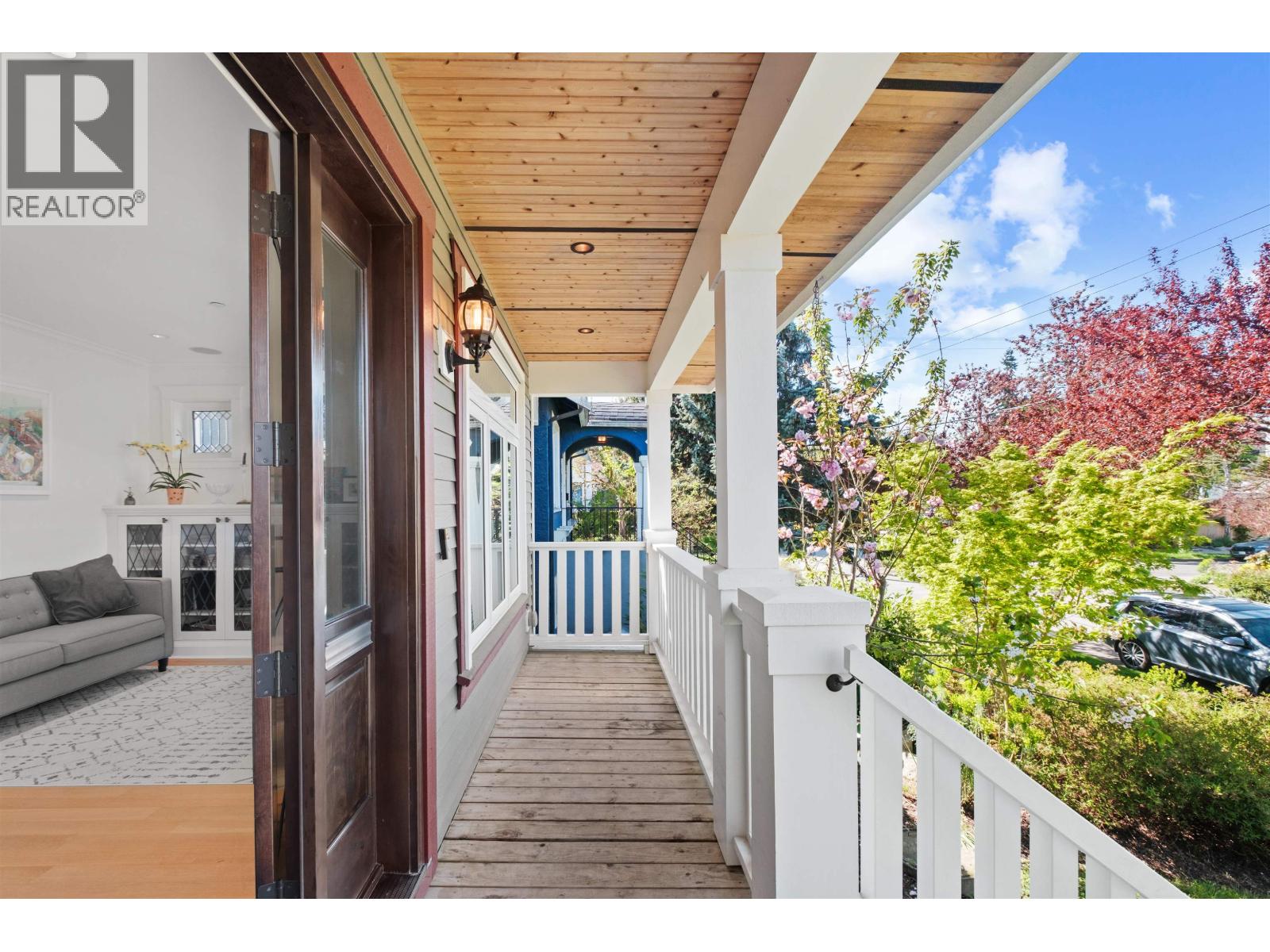 1008 E 14th Avenue, Vancouver, British Columbia  V5T 2N9 - Photo 2 - R3116412