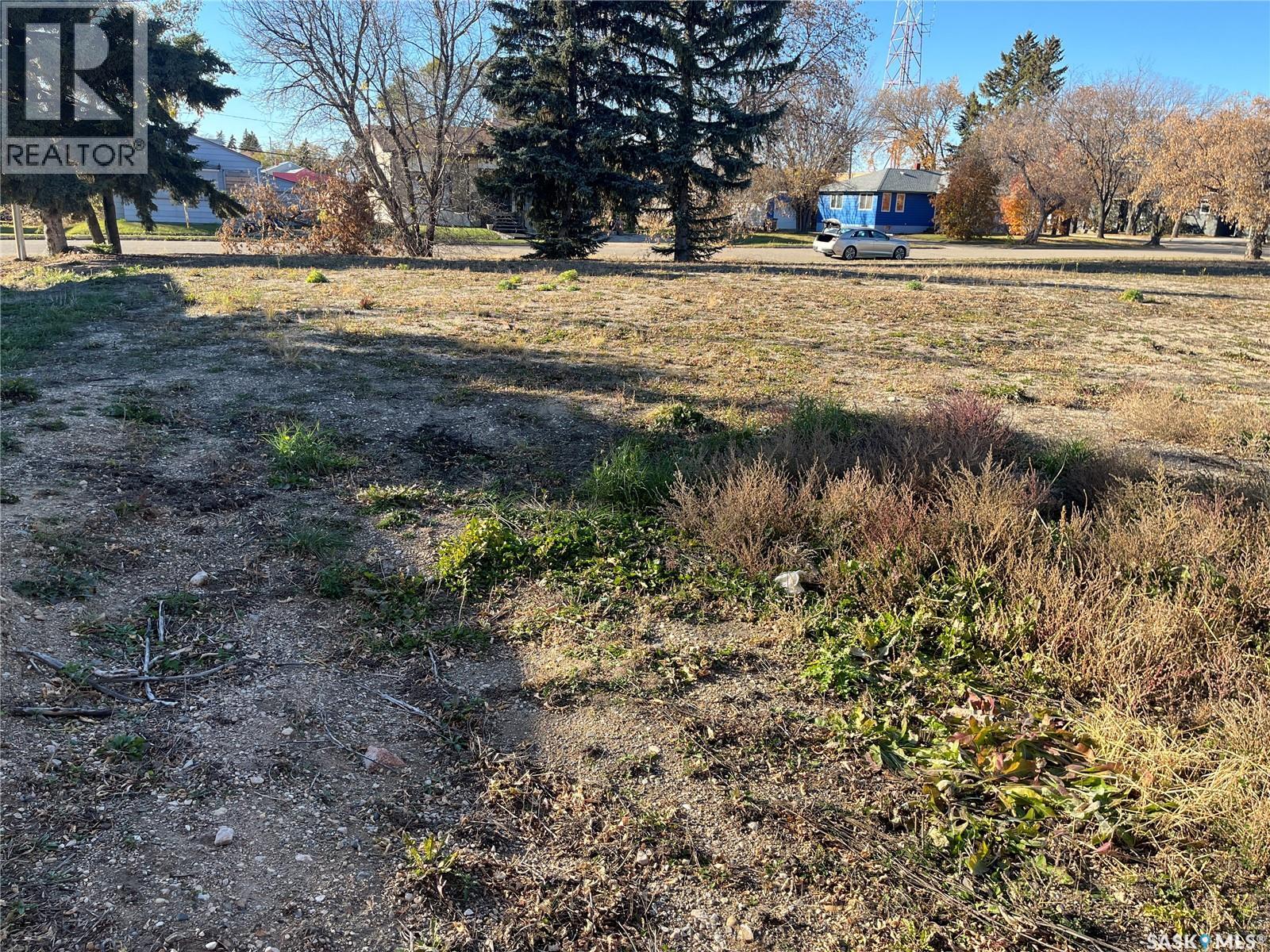 122 & 126 1st Street Ne, Wadena, Saskatchewan  S0A 4J0 - Photo 2 - SK034037