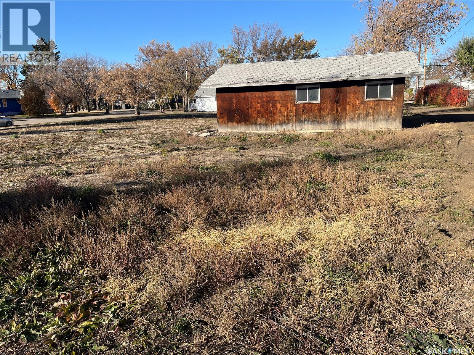 122 & 126 1st Street Ne, Wadena, Saskatchewan  S0A 4J0 - Photo 3 - SK034037