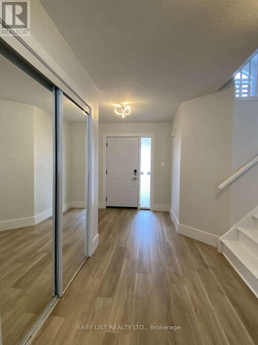 125 Steepleridge Street, Kitchener, Ontario  N2P 2W2 - Photo 3 - X13053982