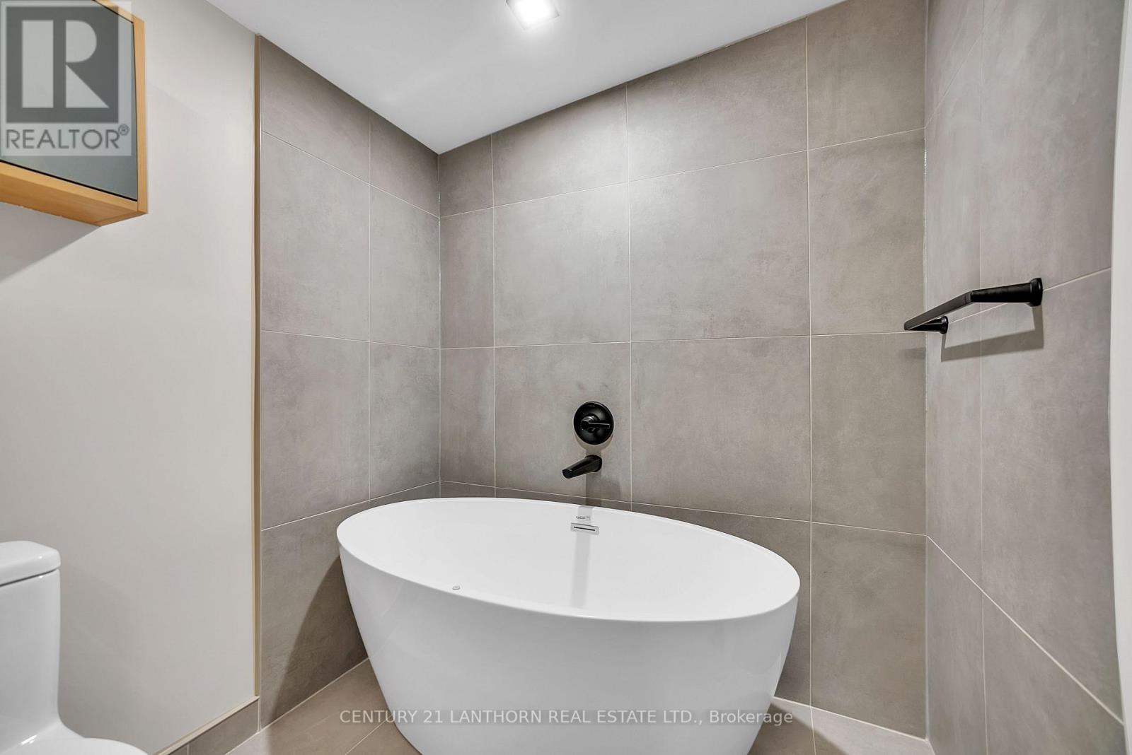 Unit # 5 - 38 Front Street, Quinte West, Ontario  K8N 4N2 - Photo 21 - X11980483