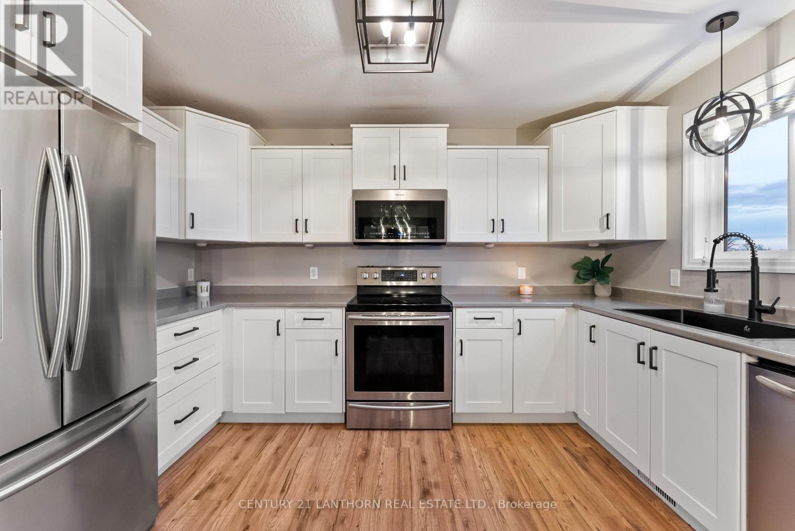 20846 Loyalist Parkway, Prince Edward County, Ontario  K0K 1T0 - Photo 13 - X12712124