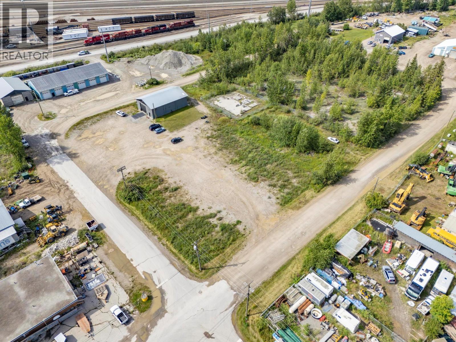 716 14th Street, Golden, British Columbia  V0A 1H0 - Photo 1 - 10385188