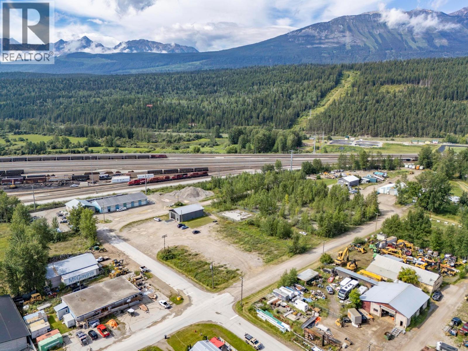 716 14th Street, Golden, British Columbia  V0A 1H0 - Photo 6 - 10385188