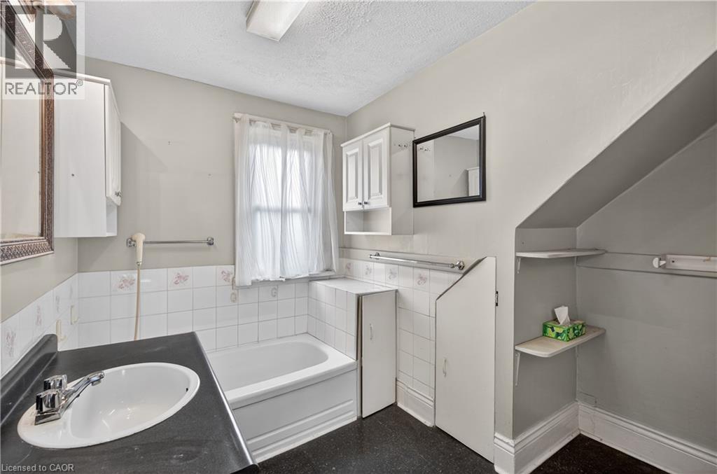 207 Rosslyn Avenue S, Hamilton, Ontario  L8M 3J6 - Photo 32 - 40821717