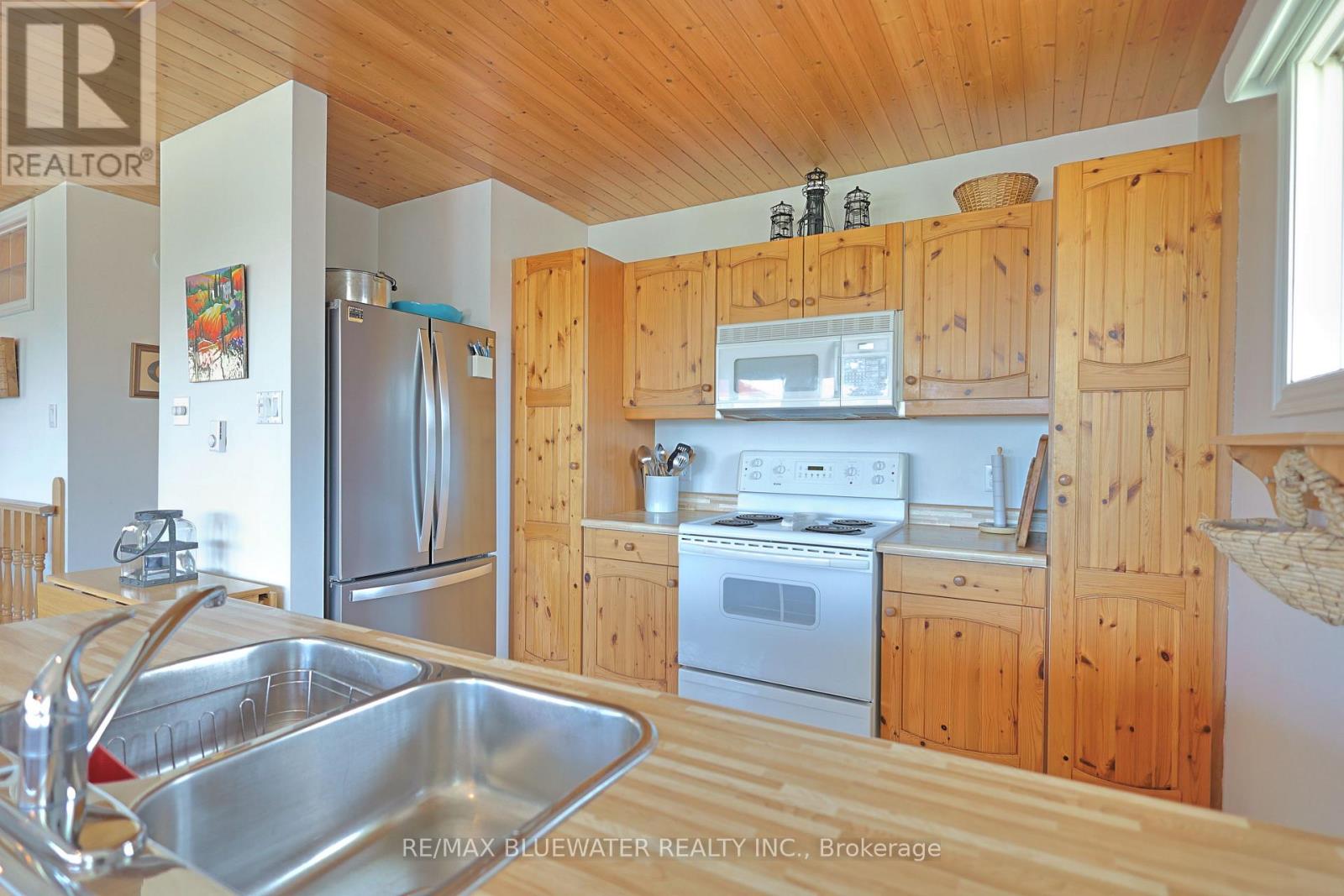 74156 Bluehaven Beach Drive, Bluewater, Ontario  N0M 2T0 - Photo 5 - X13054132