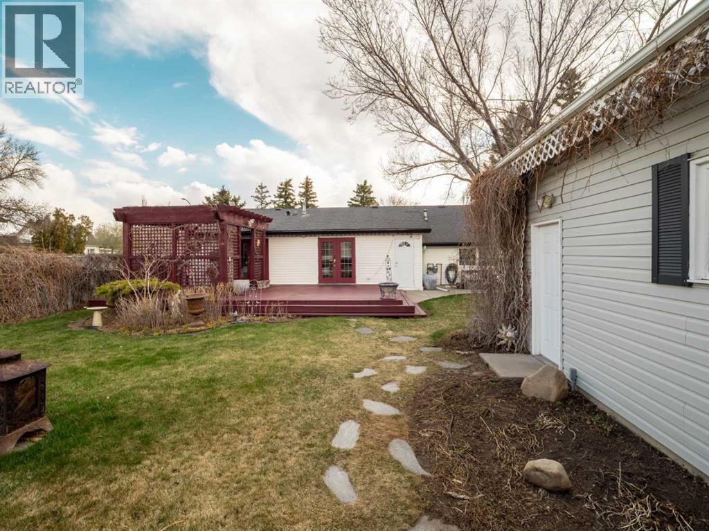 1006 9 Street N, Lethbridge, Alberta  T1H 1Z8 - Photo 41 - A2303858