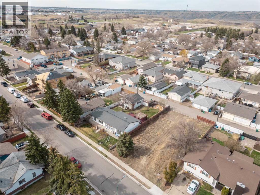1006 9 Street N, Lethbridge, Alberta  T1H 1Z8 - Photo 3 - A2303858