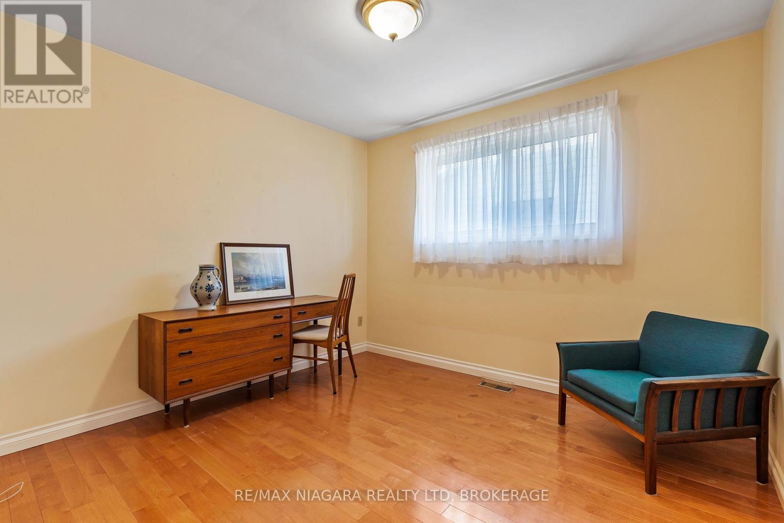 10 King's Grant Road, St. Catharines, Ontario  L2N 2R8 - Photo 15 - X13054228