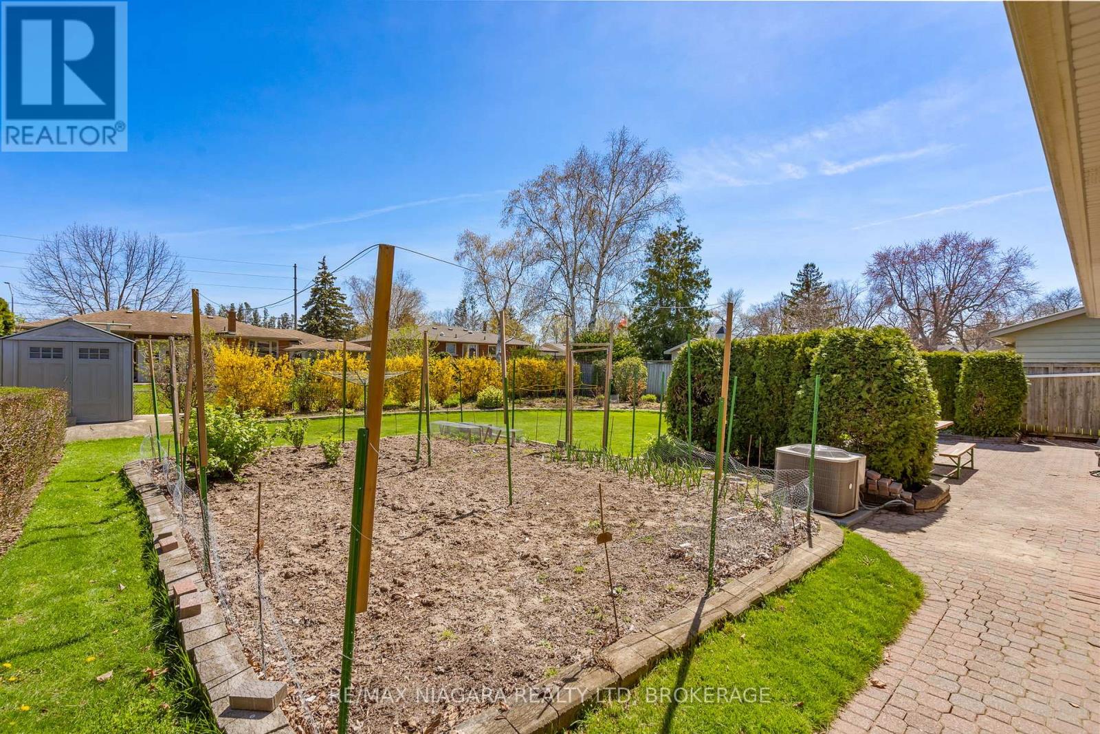 10 King's Grant Road, St. Catharines, Ontario  L2N 2R8 - Photo 28 - X13054228