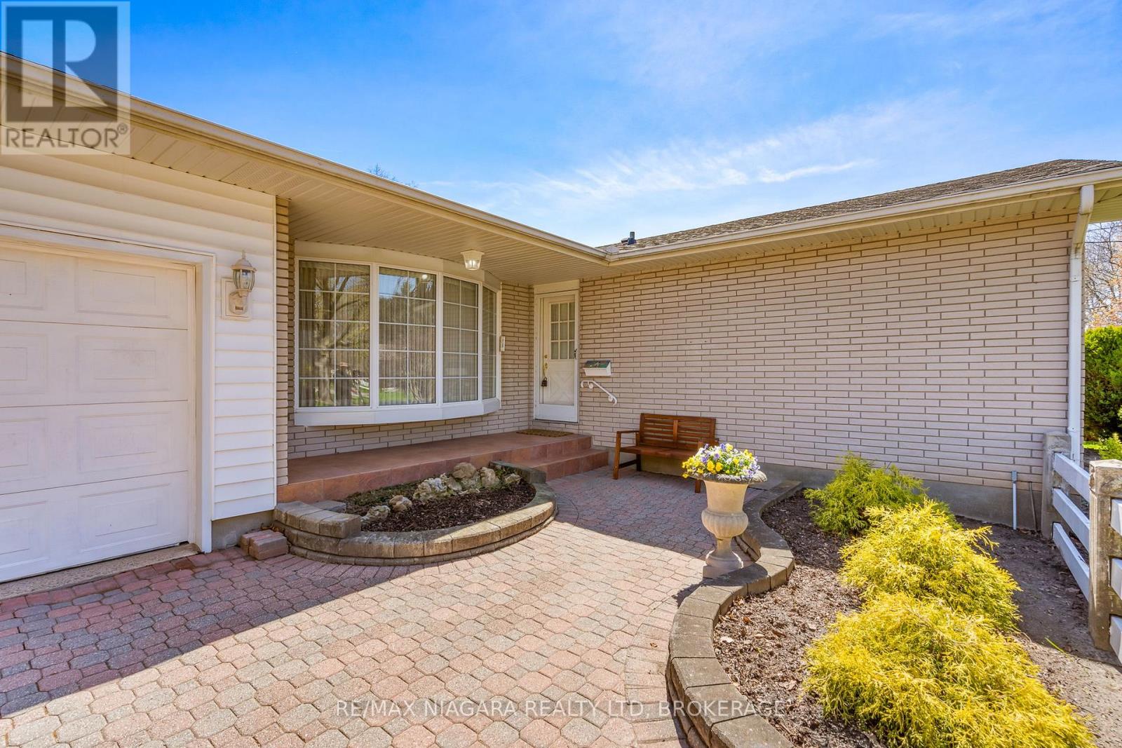 10 King's Grant Road, St. Catharines, Ontario  L2N 2R8 - Photo 3 - X13054228