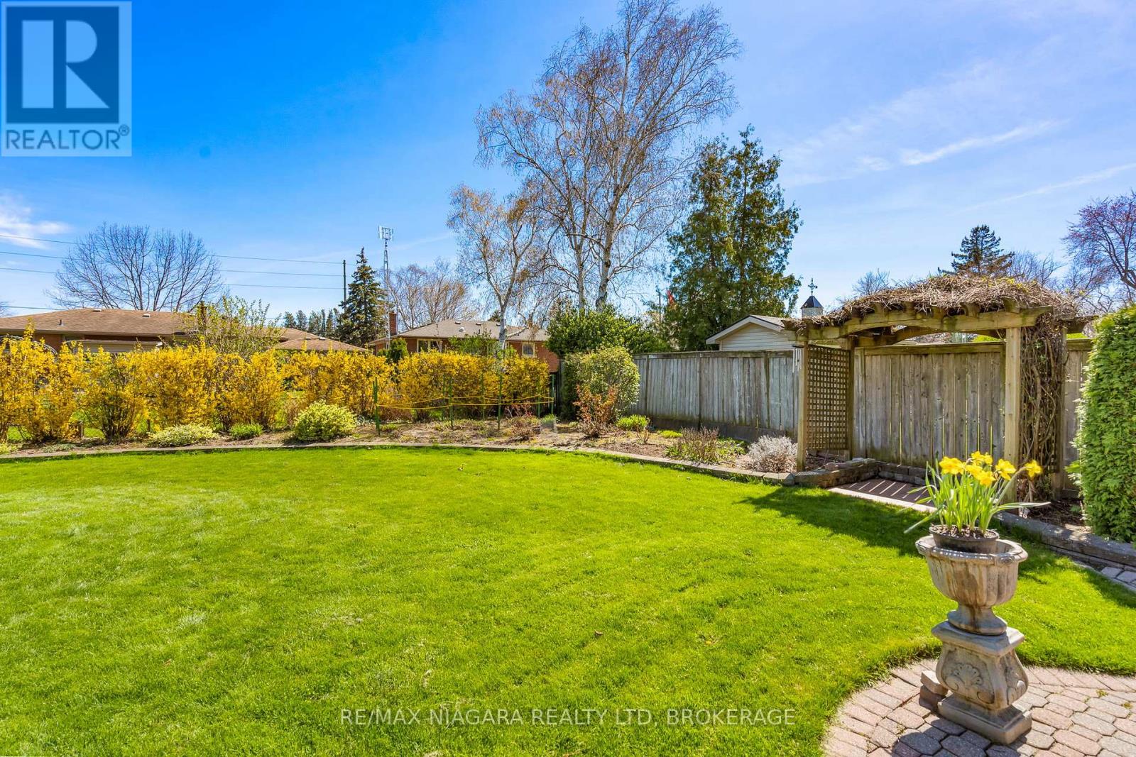 10 King's Grant Road, St. Catharines, Ontario  L2N 2R8 - Photo 31 - X13054228