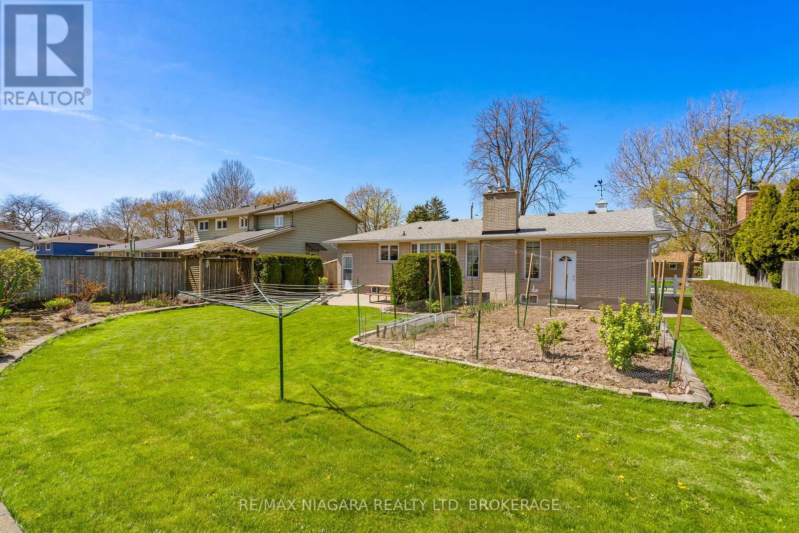 10 King's Grant Road, St. Catharines, Ontario  L2N 2R8 - Photo 34 - X13054228