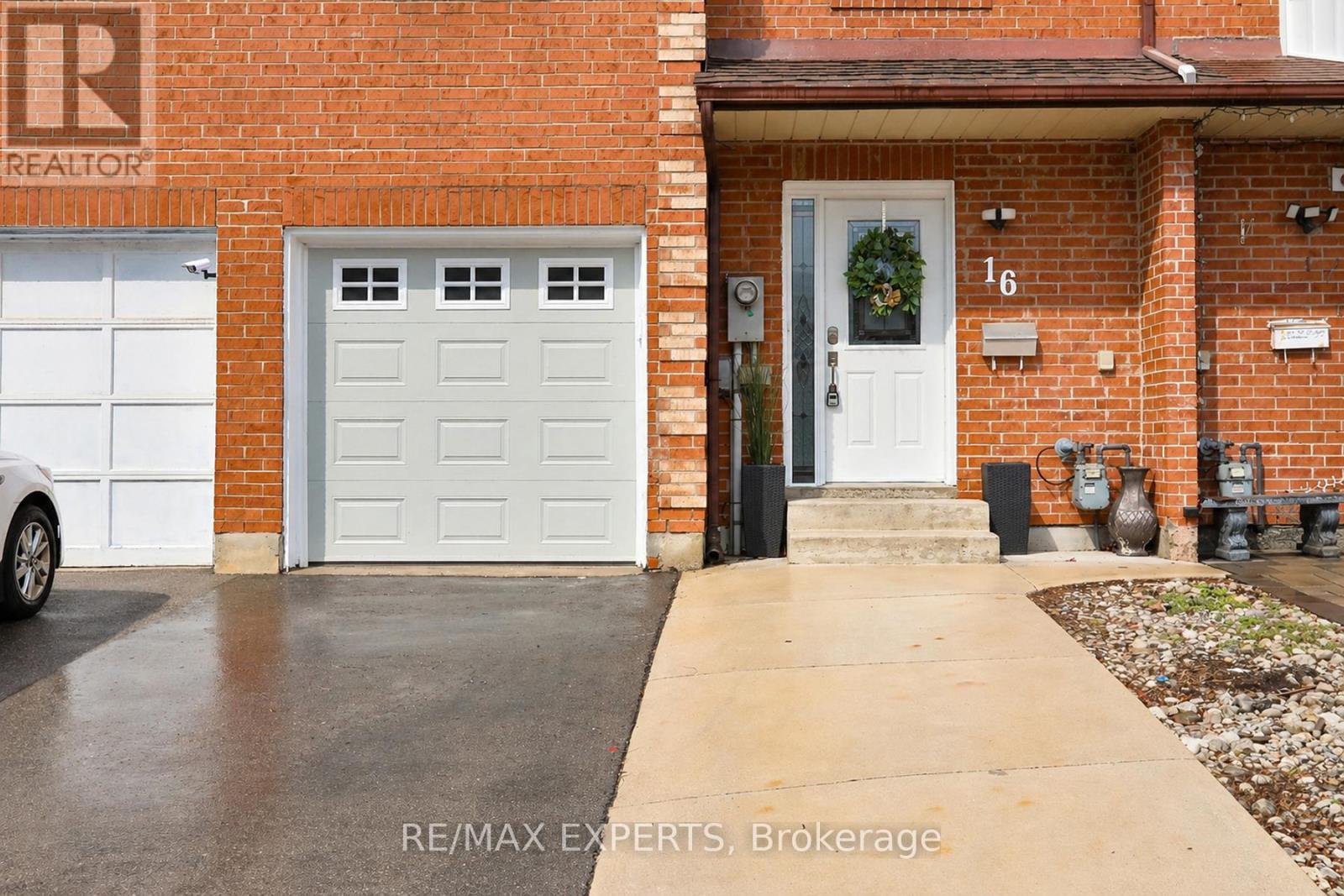 16 HETHERINGTON PLACE, Brampton, Ontario