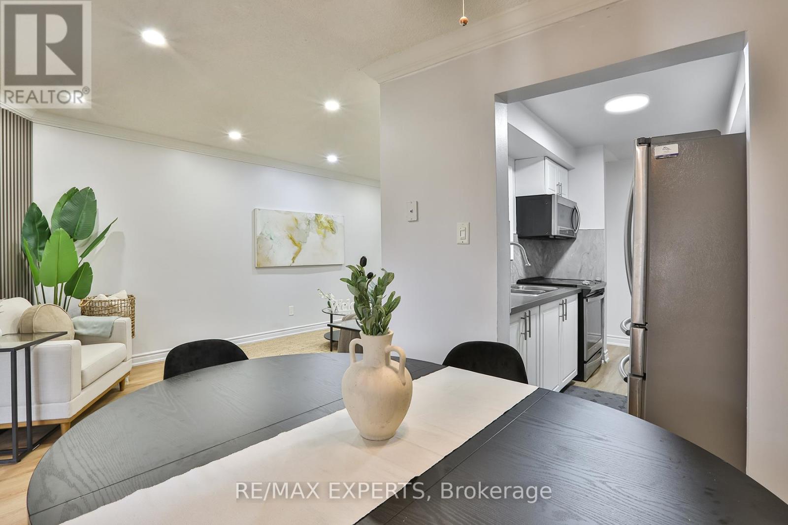 16 Hetherington Place, Brampton, Ontario  L6S 5M7 - Photo 11 - W13048898