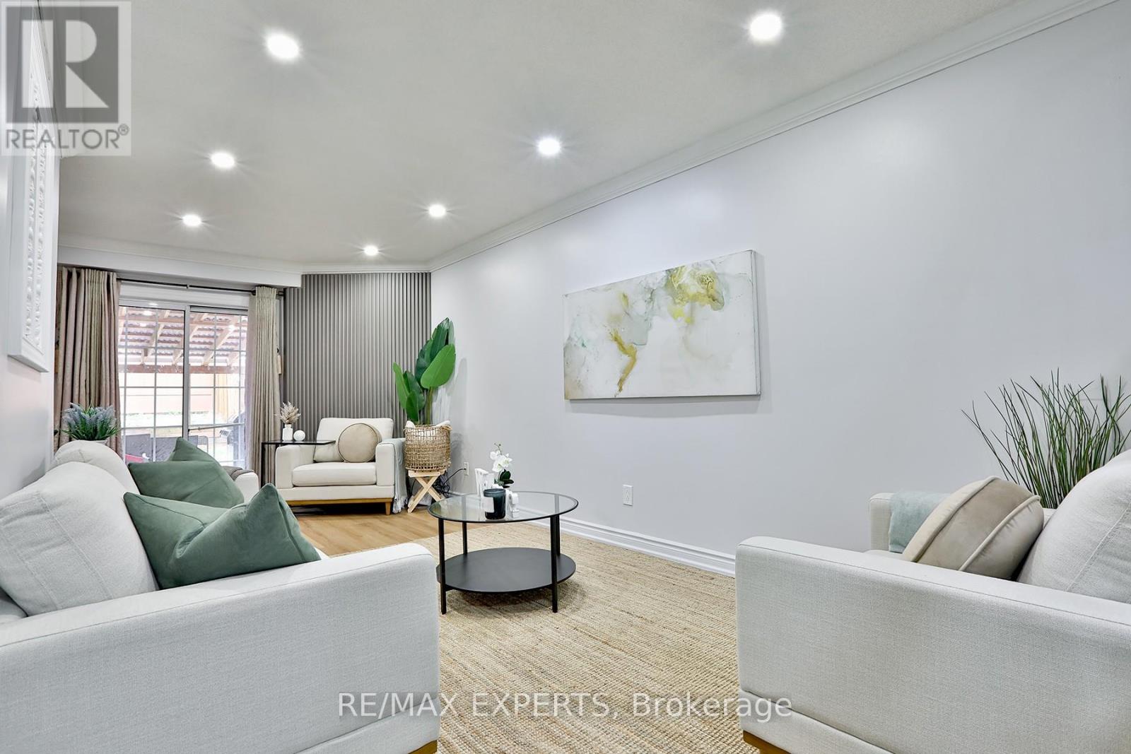 16 Hetherington Place, Brampton, Ontario  L6S 5M7 - Photo 6 - W13048898