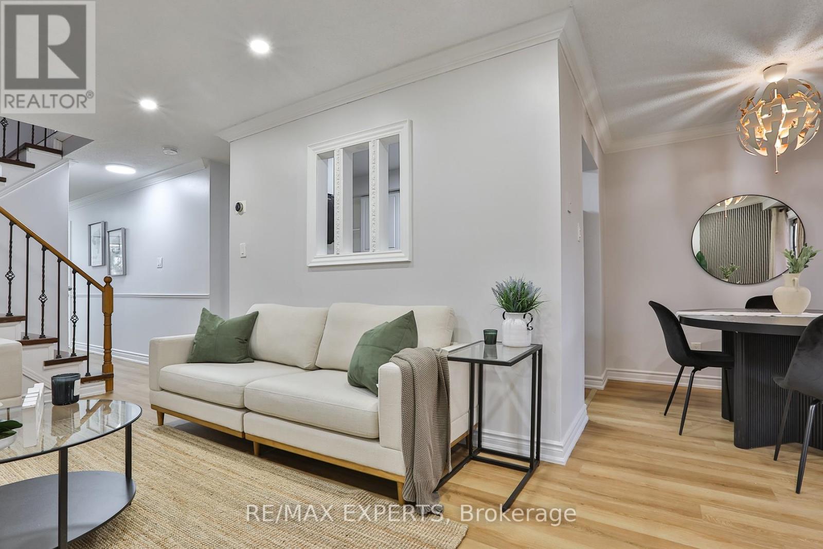 16 Hetherington Place, Brampton, Ontario  L6S 5M7 - Photo 7 - W13048898