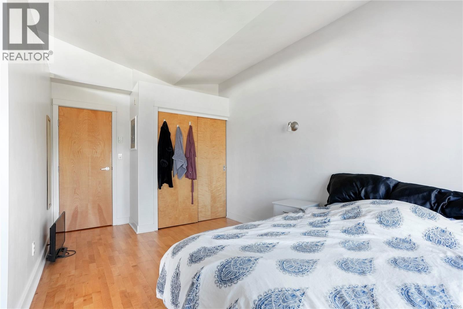 402 1155 Yates St, Victoria, British Columbia  V8V 3N1 - Photo 10 - 1033295