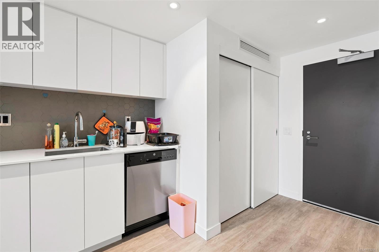 503 845 Johnson St, Victoria, British Columbia  V8W 0G3 - Photo 19 - 1032981