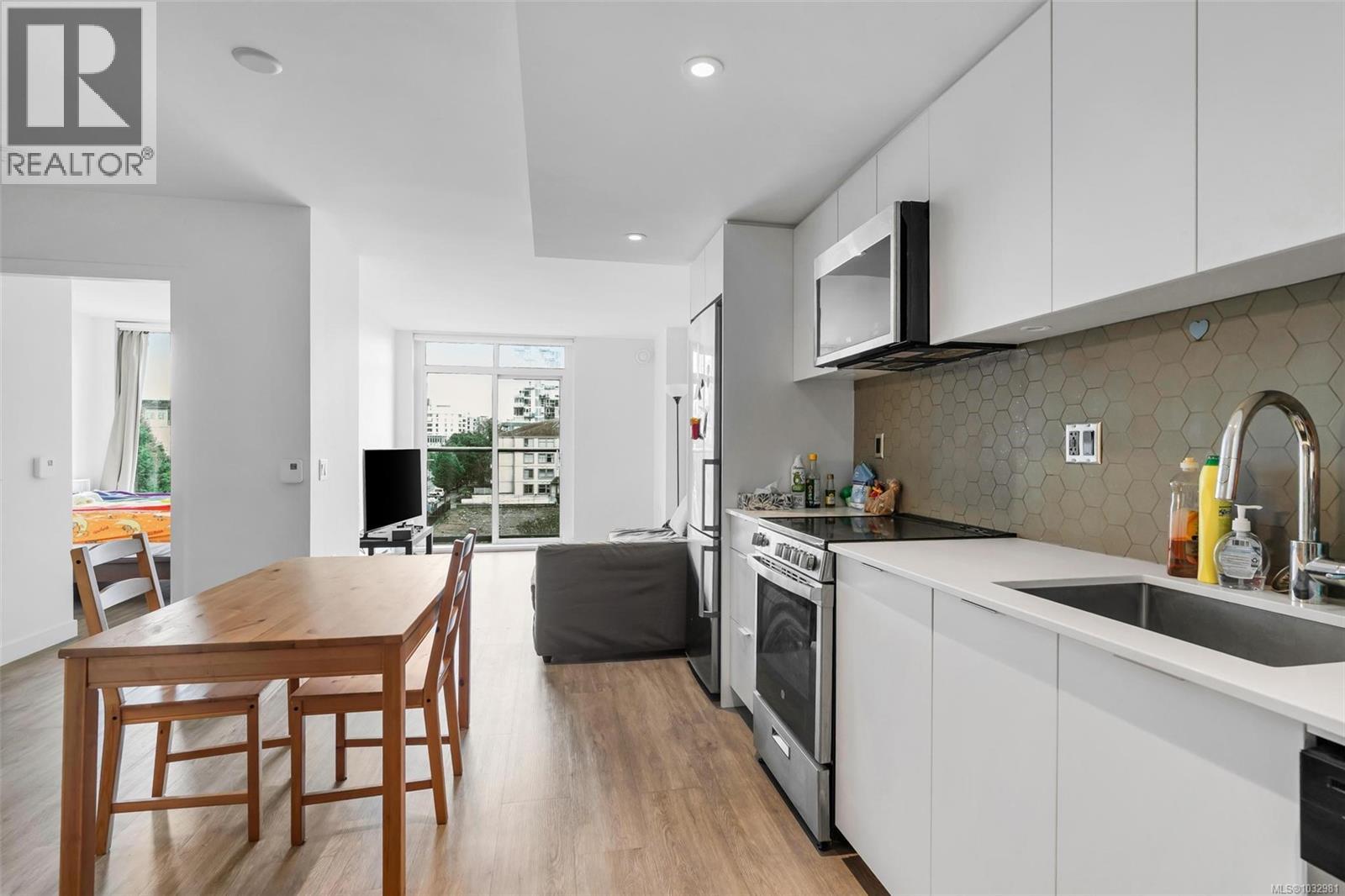 503 845 Johnson St, Victoria, British Columbia  V8W 0G3 - Photo 8 - 1032981