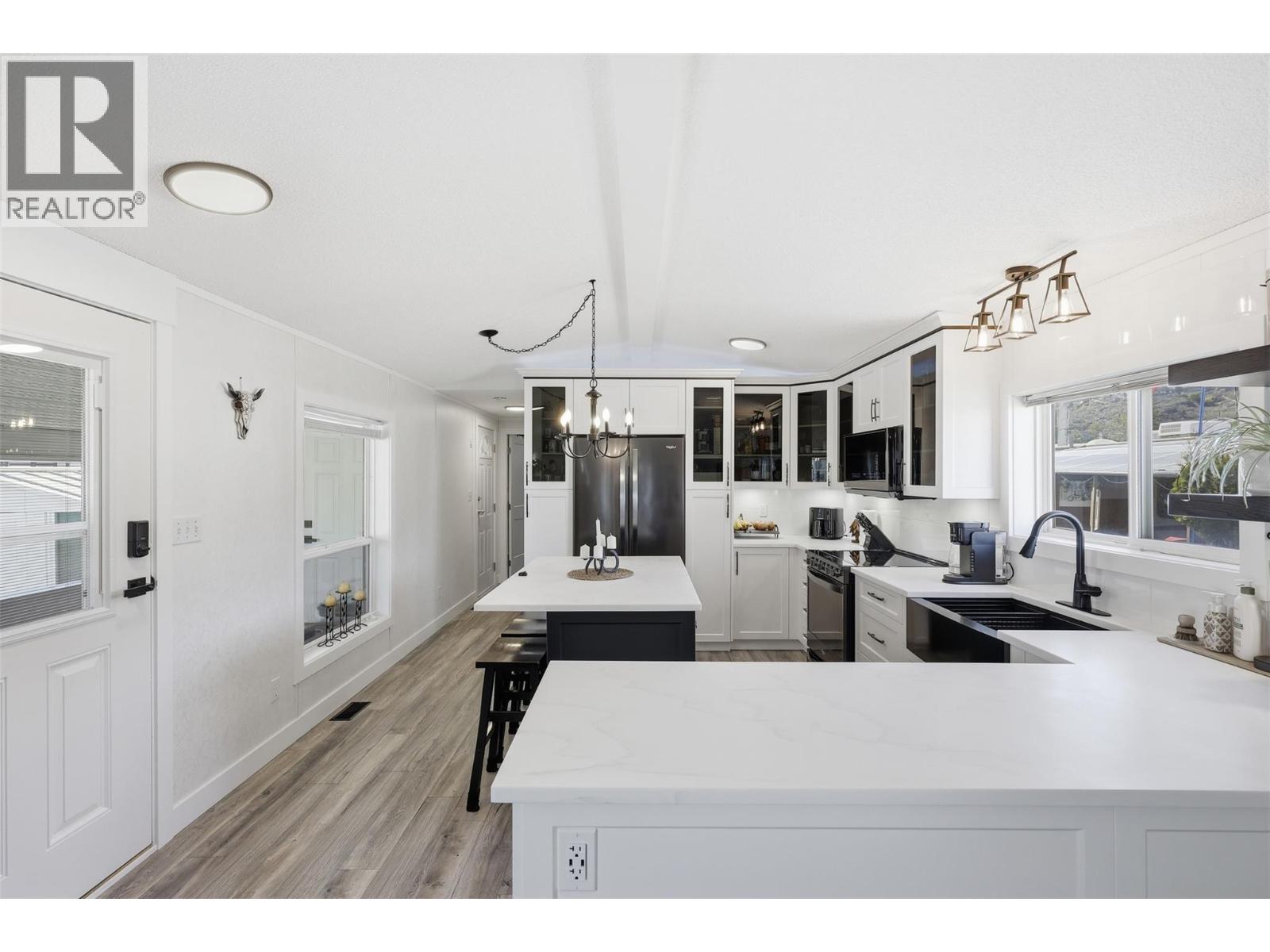 3 Saturn Drive, Kamloops, British Columbia  V2B 1B1 - Photo 3 - 10385199