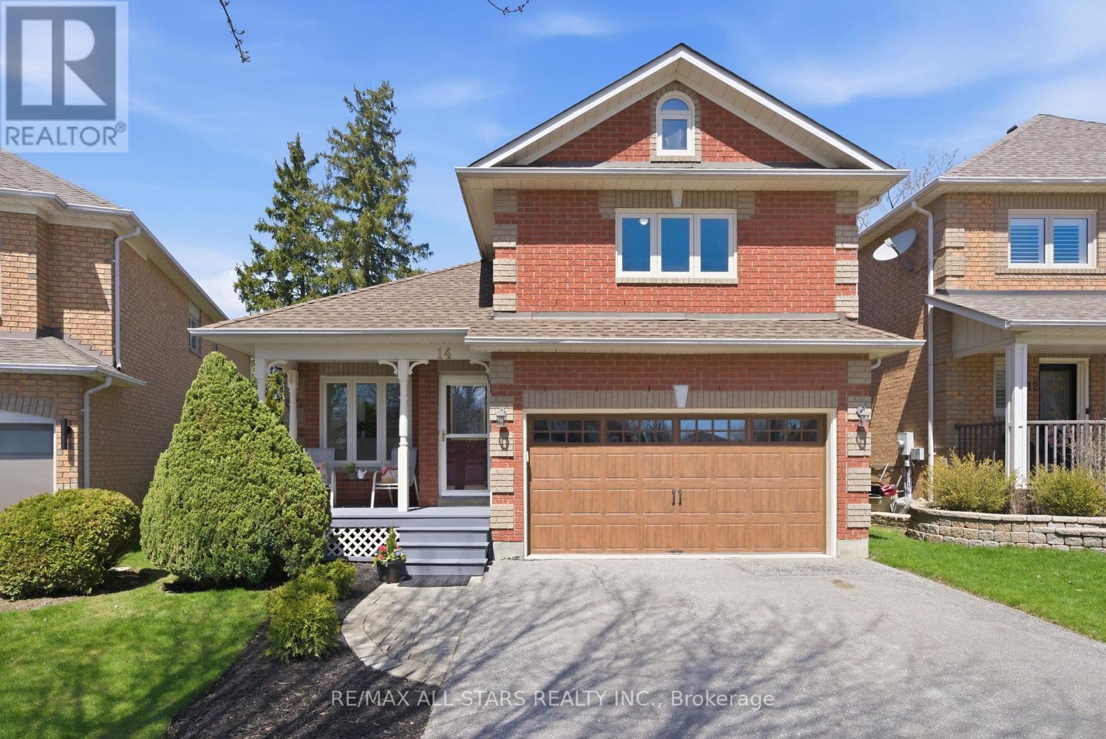 14 NAPIER COURT, Whitby, Ontario