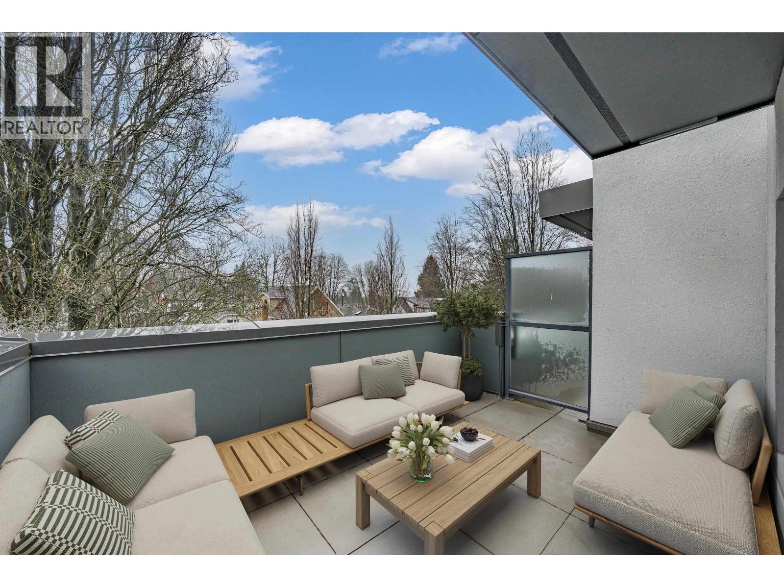 2071 E 1ST AVENUE, Vancouver, British Columbia