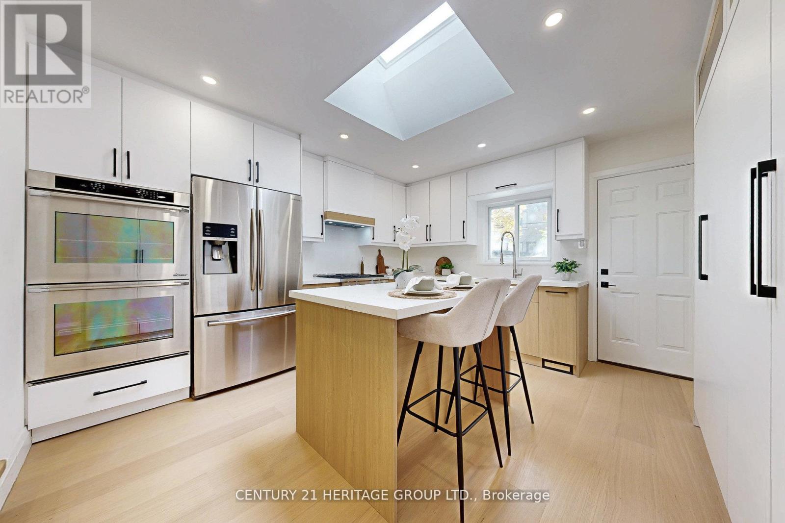 547 Melrose Avenue, Toronto, Ontario  M5M 2A4 - Photo 11 - C13054070