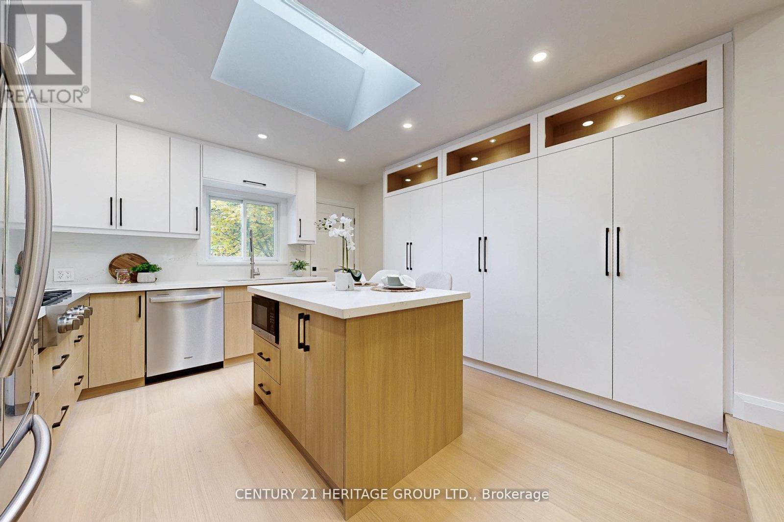 547 Melrose Avenue, Toronto, Ontario  M5M 2A4 - Photo 12 - C13054070