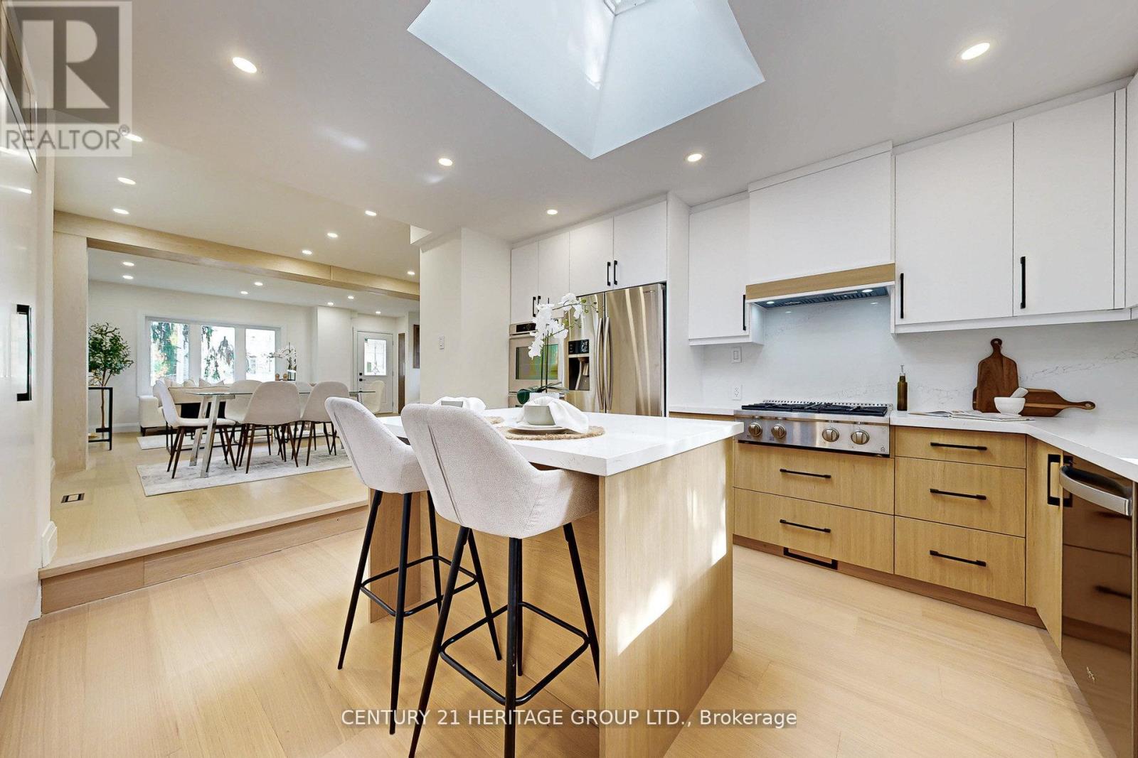 547 Melrose Avenue, Toronto, Ontario  M5M 2A4 - Photo 13 - C13054070