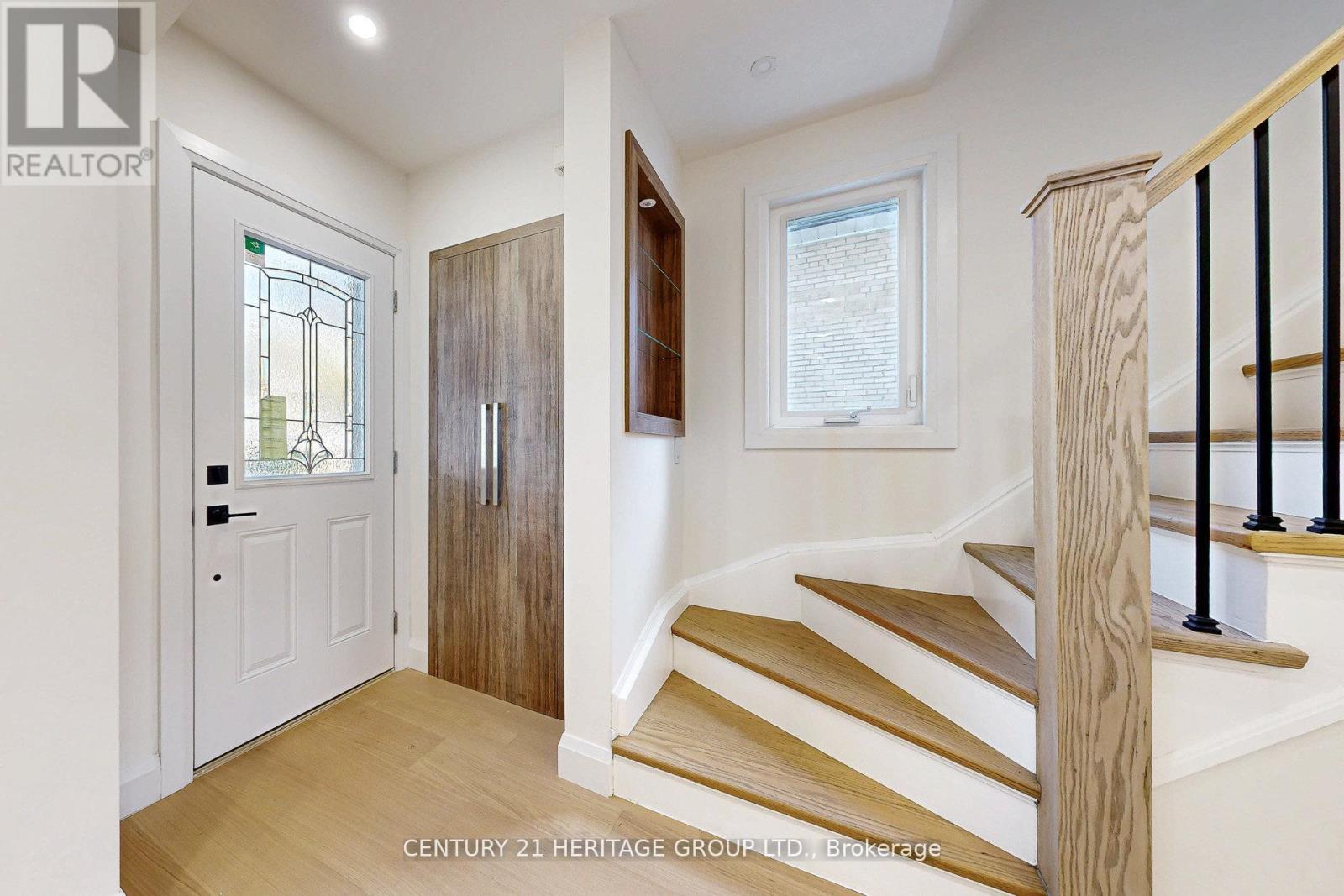 547 Melrose Avenue, Toronto, Ontario  M5M 2A4 - Photo 2 - C13054070