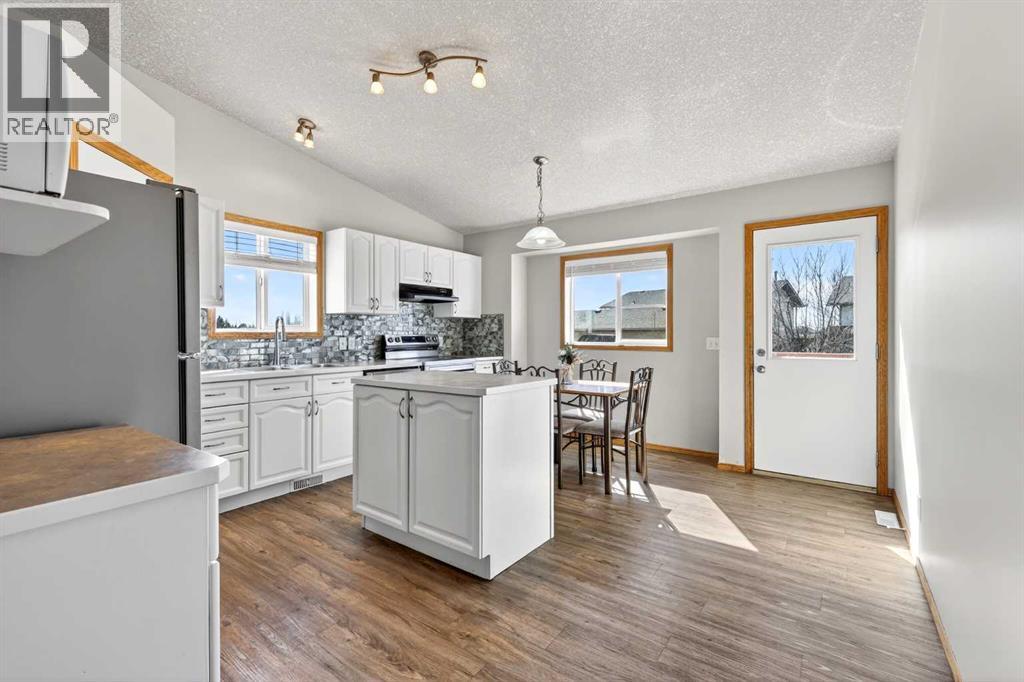 42 Strathford Close, Strathmore, Alberta  T1P 1S5 - Photo 8 - A2303082