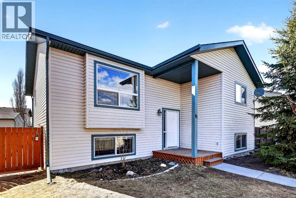 42 Strathford Close, Strathmore, Alberta  T1P 1S5 - Photo 1 - A2303082