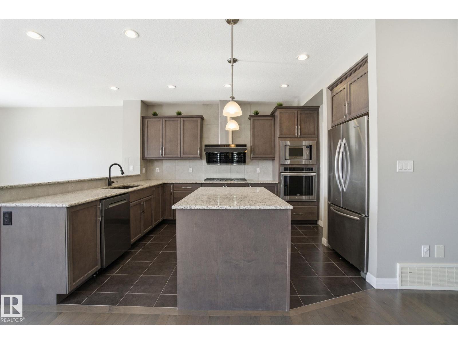 3875 Agar Green SW, Edmonton, Alberta  T6W 2G3 - Photo 10 - E4484505