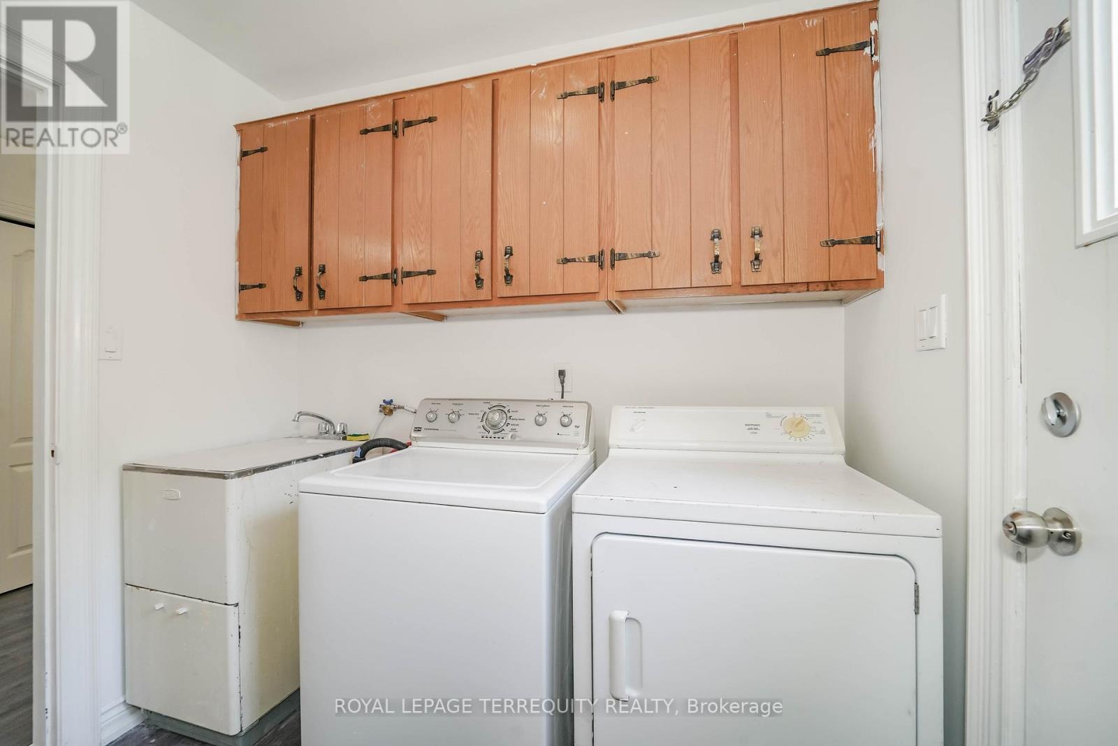 Upper - 51 Chiefswood Square, Toronto, Ontario  M1W 3A9 - Photo 11 - E13054058