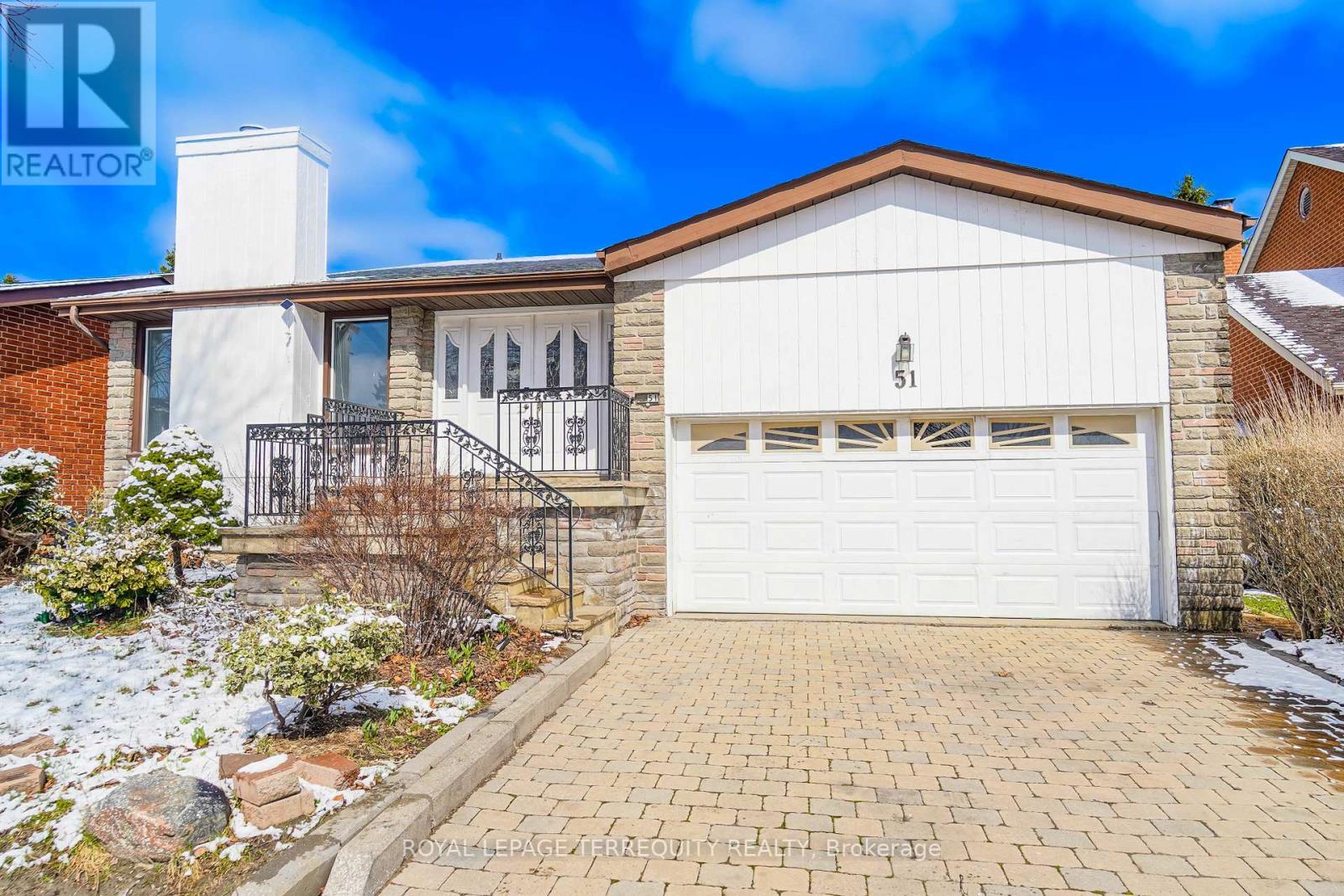 Upper - 51 Chiefswood Square, Toronto, Ontario  M1W 3A9 - Photo 3 - E13054058