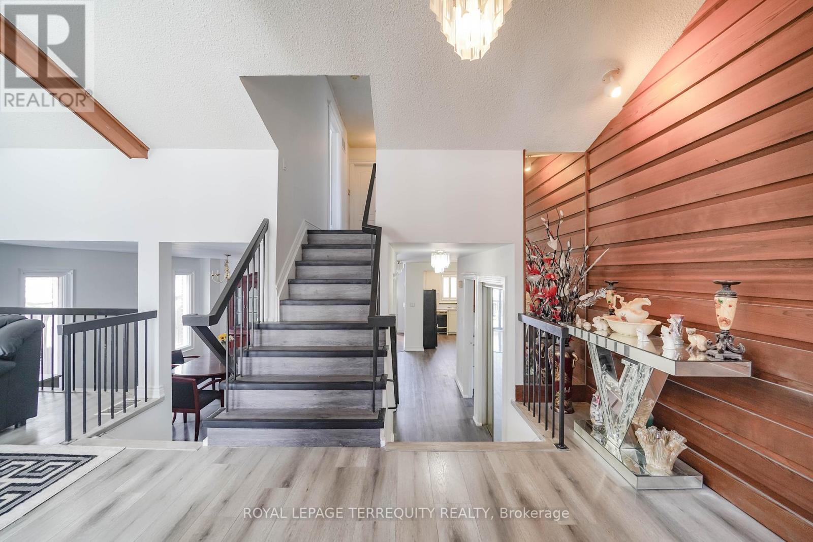 Upper - 51 Chiefswood Square, Toronto, Ontario  M1W 3A9 - Photo 6 - E13054058